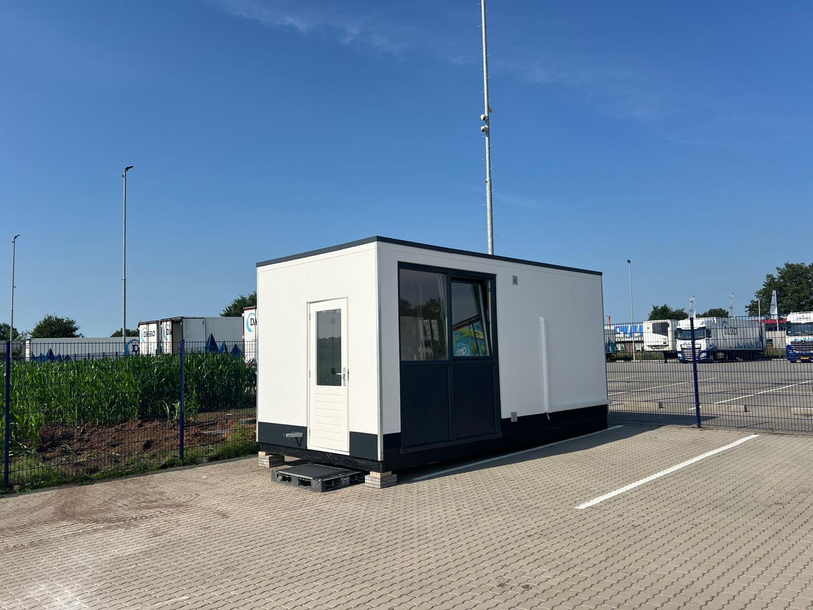 Sanitair unit in uitvoering
